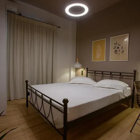 Eleni Zirganou & Maison d'hôtes Milína